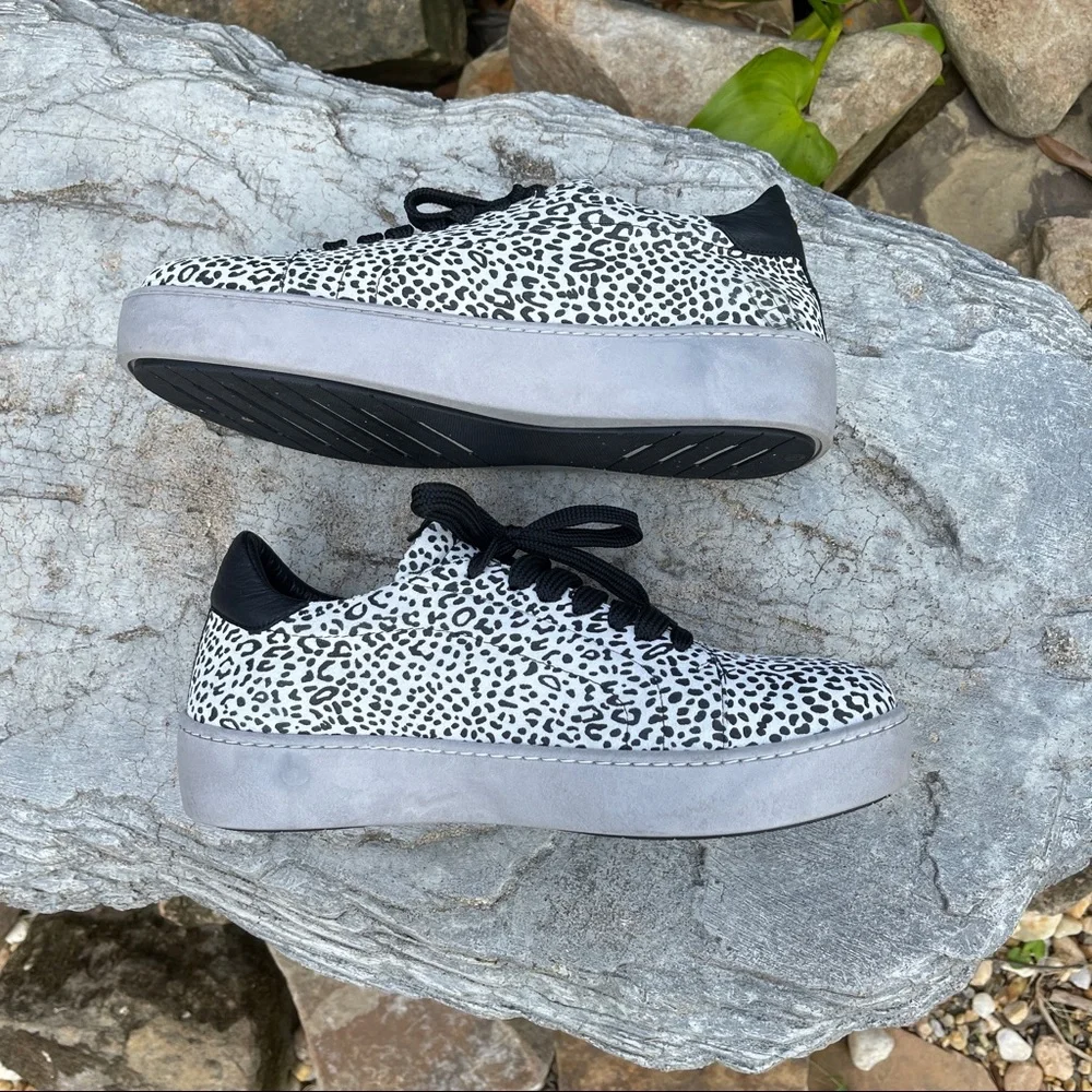 Bueno Real White Leopard Black Leather Sneakers Euro 41 US 10-10.5 NIB - Picture 5 of 10